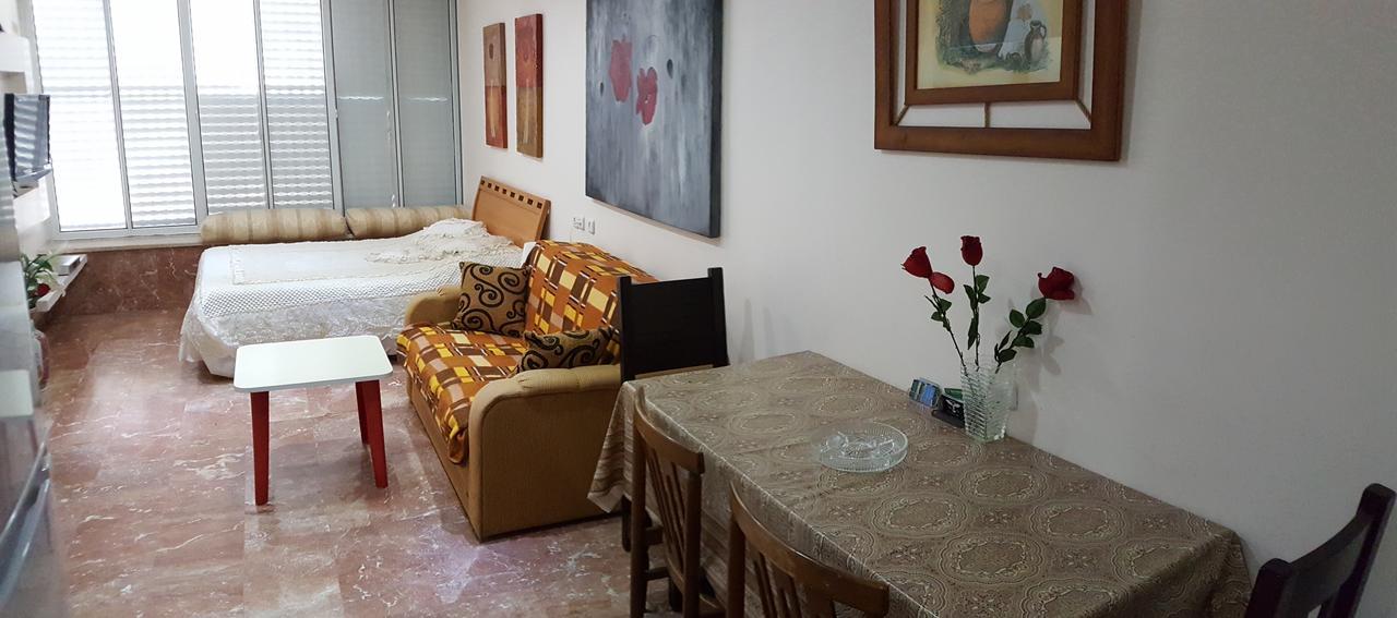 Ezore Yam Apartmens - Elmali'akh St. 4 Bat Yam Dış mekan fotoğraf