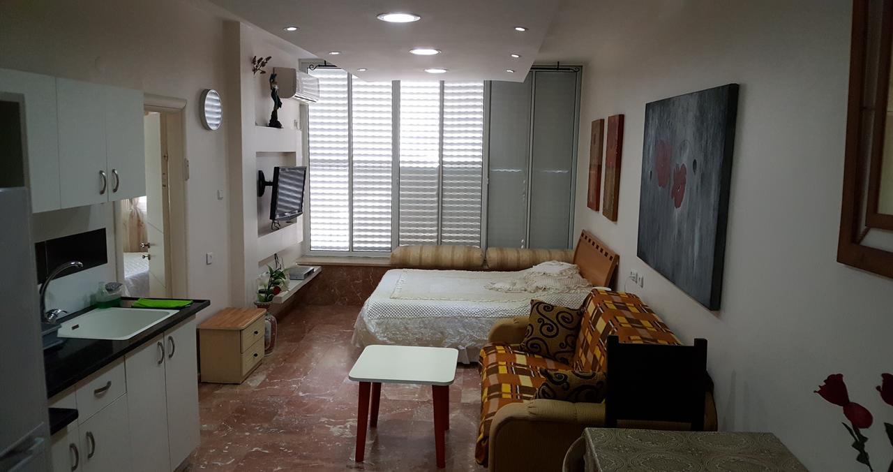 Ezore Yam Apartmens - Elmali'akh St. 4 Bat Yam Dış mekan fotoğraf